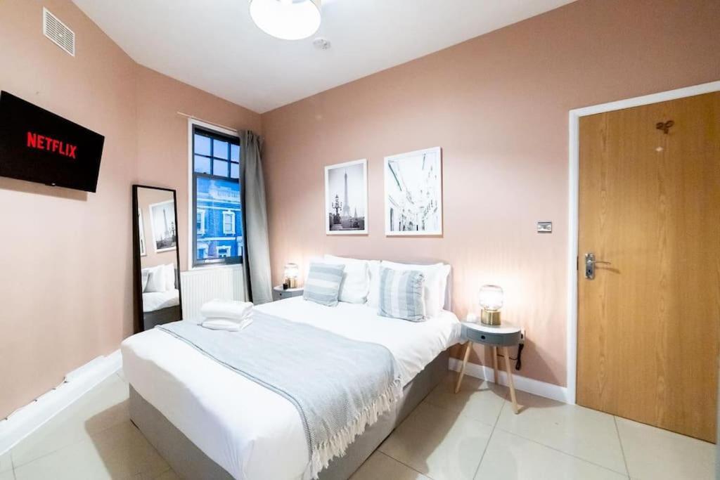 2 Bedroom Apartment Лондон Екстер'єр фото
